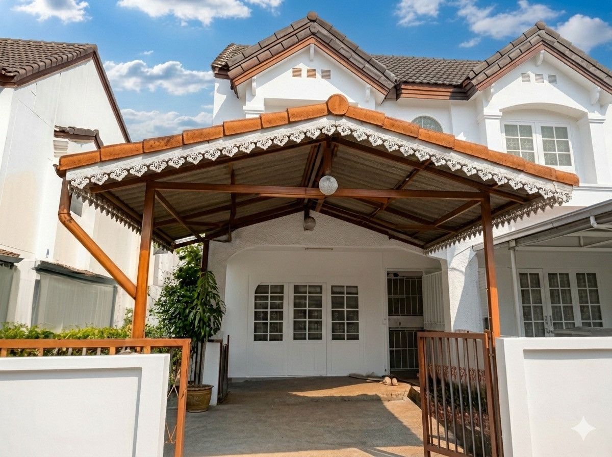 House area is 35 sq m., has a side area, Master Royal Chaloem Phrakiat Village 53. House area is 35 sq m., has a side area, Master Royal Chaloem Phrakiat Village 53.