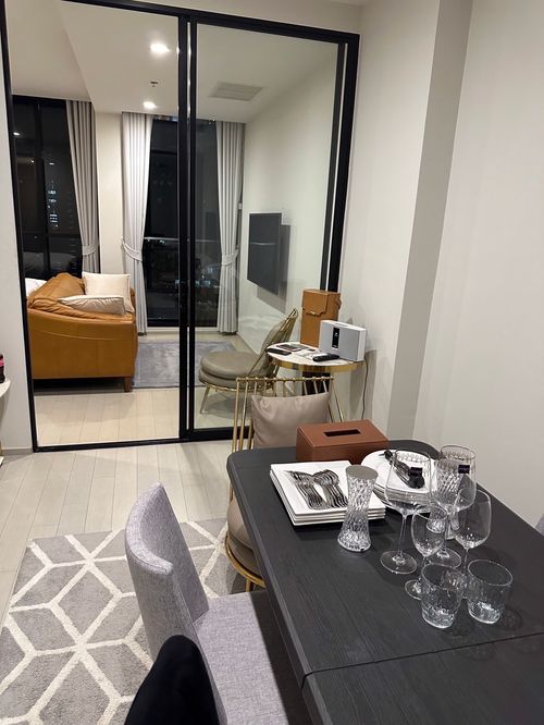 for rent condo Noble Ploenchit fully furnished (S15-14007) 