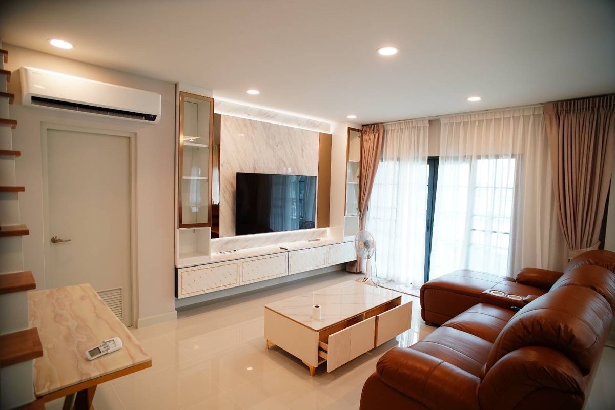 🌟 For Rent: Detached House Centro Bangna.🌟
Two-storey Detached House 4 bedrooms and 5 bathrooms. Fully furnished and decorated. 💥Rental Fee: 100,000 THB/month.  – รูปที่ 4