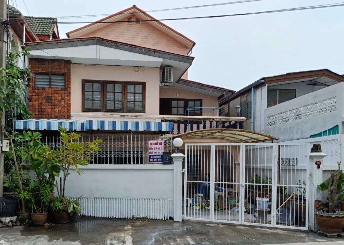 【Sell】 3 -story twin houses (not next to neighbors) 【Sell】 3 -story twin houses (not next to neighbors)