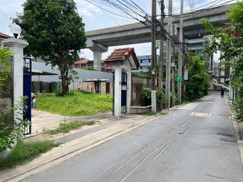 ❤️💛💙 Golden location 🚩 Large plot of land, plus a house 💥 beautiful square land, almost 1 rai 🚅500 m.