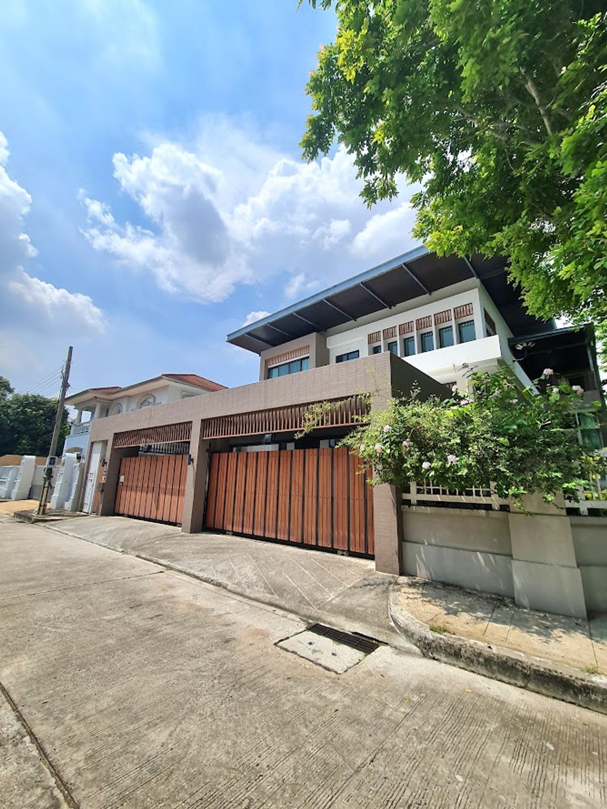 ขายบ้านเดี่ยวบ้านนันทวัน ศรีนครินทร์ สมุทรปราการ เนื้อที่ 121 ตร.ว. ใกล้จุดขึ้นลงทางพิเศษกาญจนาภิเษก ใกล้เมกะบางนา – รูปที่ 2
