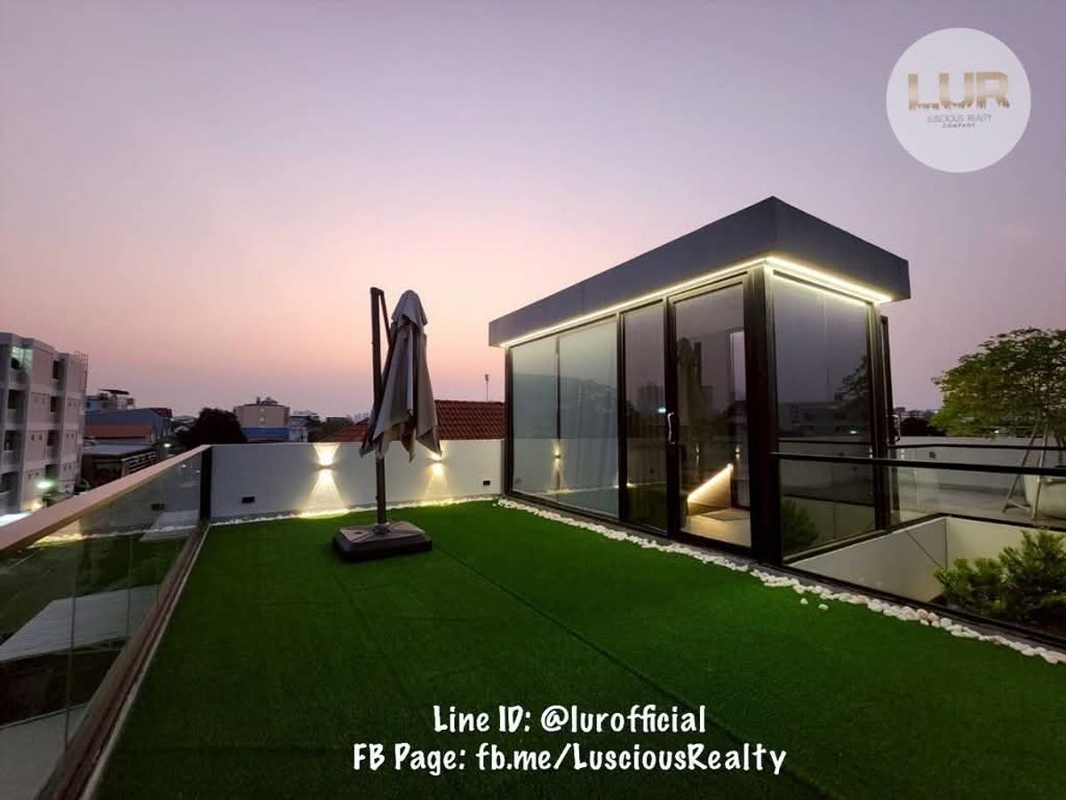 ขายบ้านเดี่ยว บ้านสวนกระจกอุดมสุข 51 ซอยประวิทย์และเพื่อน 6 สร้างใหม่ทั้งหลัง พร้อมอยู่ - 2 ชั้นครึ่ง มีชั้นดาดฟ้า- 3 นอน 3 น้ำ 2 ที่จอดรถ- ขนาด 46 ตรว. พท.ใช้สอย 250 ตรม.