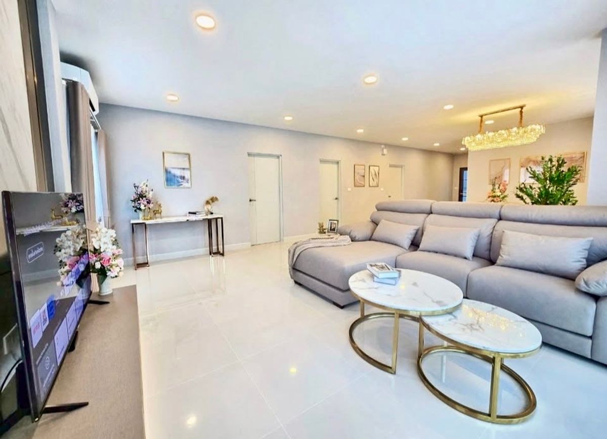 🌟ให้เช่าบ้านเดี่ยว เซนโทร บางนา บ้านสวย 2 ชั้น 4 ห้องนอน 5 ห้องน้ำ ตกแต่งสวย💥ค่าเช่า: 140,000 บาท|เดือน – รูปที่ 3