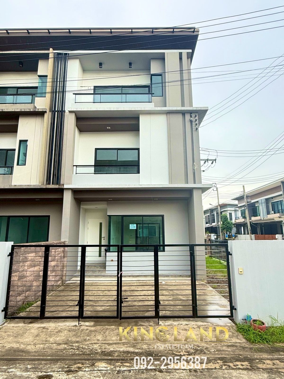 3 -story townhome for rent With full furniture Go in immediately!  Rental price: 25,000 baht/month #Company registration #Can raise small animals