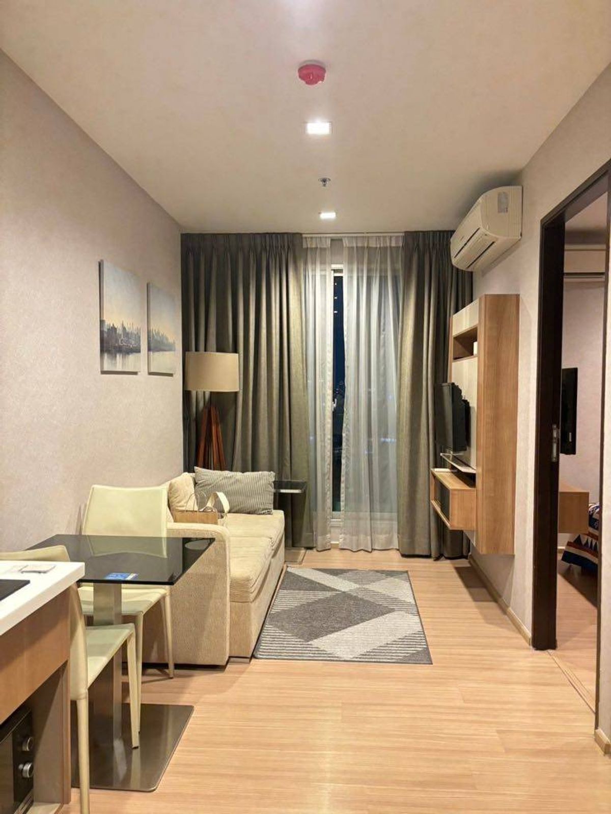 ขายด่วน One Bedroom 35.13 ตร.ม. ตึก North ชั้น 23 เพียง 5.2 ล้านบาท ขายด่วน One Bedroom 35.13 ตร.ม. ตึก North ชั้น 23 เพียง 5.2 ล้านบาท