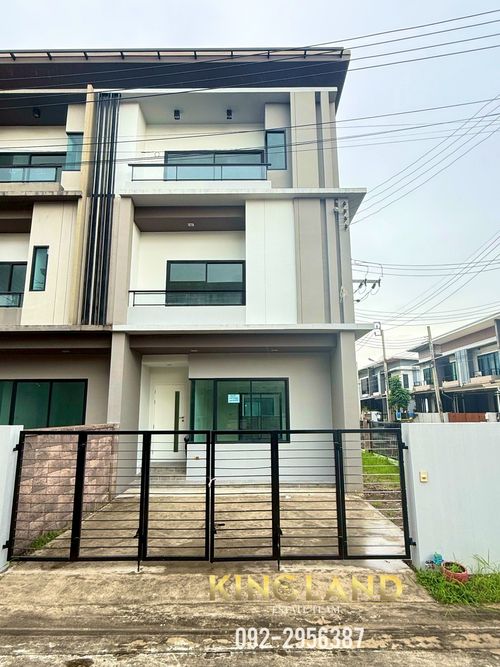 ห้เช่า / ขาย ทาวน์โฮม 3 ชั้น “ดิ แอมเบียนซ์ พหลโยธิน – สายไหม 53”  หัวมุมติดถนนเมน พร้อมเฟอร์นิเจอร์ครบ เข้าอยู่ได้ทันที!  ราคาเช่า: 25,000 บาท/เดือน #จดทะเบียนบริษัทได้ #เลี้ยงสัตว์เล็กได้