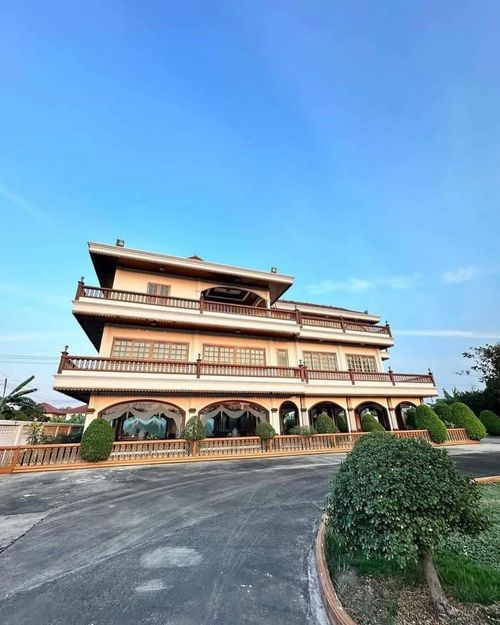  ♔ Spacious House ♔ บ้านเดี่ยว 5 หลัง | ขนาดที่ดิน 4,096.00 ตร.ว. พื้นที่ใช้สอย 16,384.00 ตร.ม. | 5 ห้องนอน 6 ห้องน้ำ | ใกล้ตลาดแม่สมคิด 3 นาที