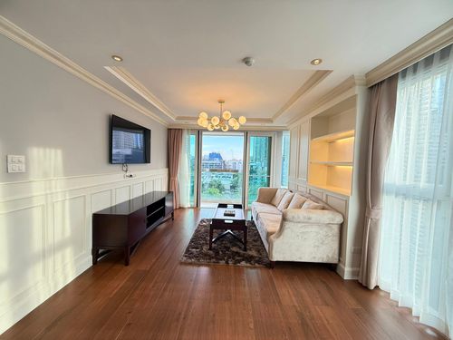 🏡 Spacious &amp; Newly Renovated 2-Bedroom Condo for Rent | Fully Furnished with Stylish Decor | Pet-Friendly | 1 Fixed Parking Space | Prime Location Near BTS Ekkamai &amp; Top Malls