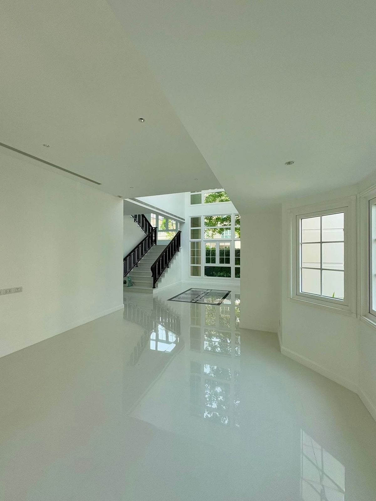 ❖ Spacious House ❖ บ้านเดี่ยว 2 ชั้น | ขนาดที่ดิน 207.60 ตร.ว. พื้นที่ใช้สอย 897.54 ตร.ม. | 3 ห้องนอน 5 ห้องน้ำ 6 ที่จอดรถ | ใกล้ CDC – รูปที่ 4