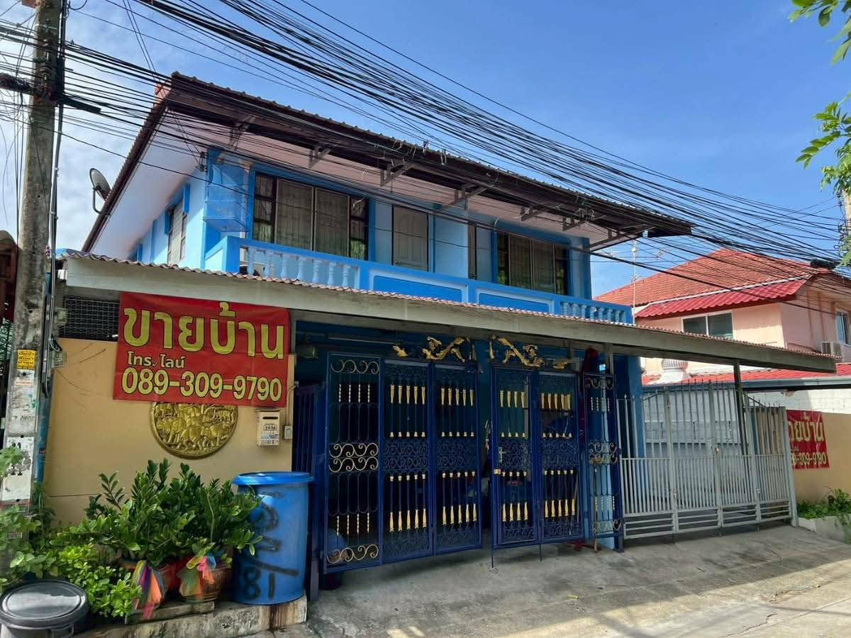 House for sale in Phra Pin 5 Ekachai 109 Twin House, good condition, near 7-11, Lotus Mini Big C House for sale in Phra Pin 5 Ekachai 109 Twin House, good condition, near 7-11, Lotus Mini Big C