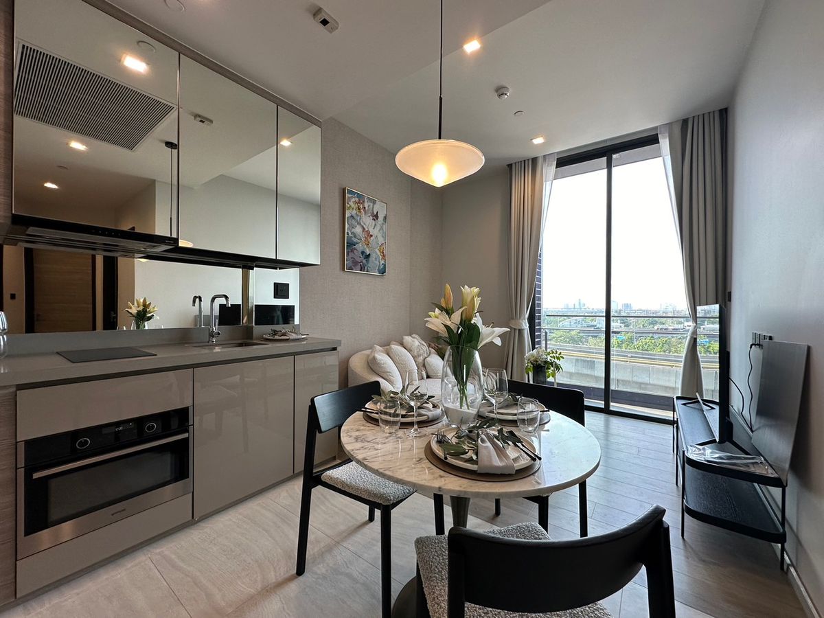 Rent The Crest Park Residences  2 edroom 48 sq.m.  Fully Furnished 