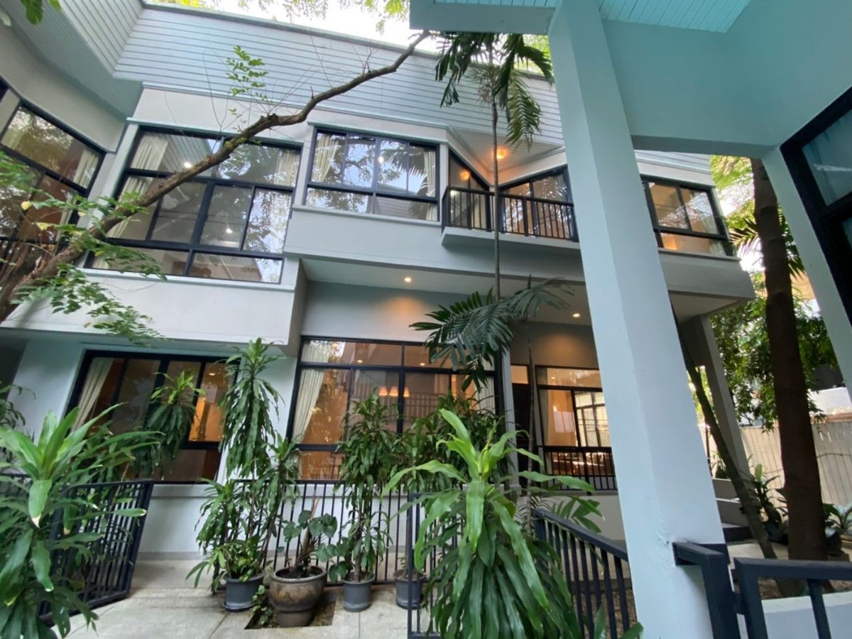 ***** For RENT: House Near BTS THONG LOR/4B/6B/120,000 BAHT/Month ✅Pet-Friendly ***** For RENT: House Near BTS THONG LOR/4B/6B/120,000 BAHT/Month ✅Pet-Friendly