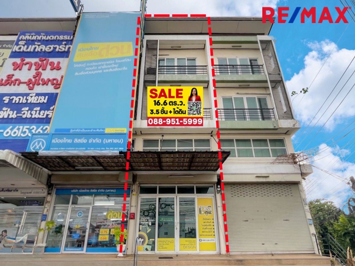 อาคารพาณิชย์ 3.5 ชั้น ติดถนนรัชดา-รามอินทรา (ปากซอยนวมินทร์ 74) มีชั้นใต้ดิน มีที่จอดรถ ทำเลดีเดินทางสะดวก เกษตรฯ - รามอินทรา - บางกะปิ - หลัก