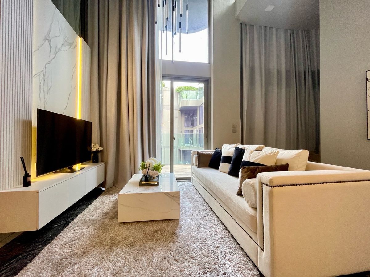 Duplex 3 BED luxury Ashton Residence 41, near BTS Phromphong, can raise animals. Duplex 3 BED luxury Ashton Residence 41, near BTS Phromphong, can raise animals.