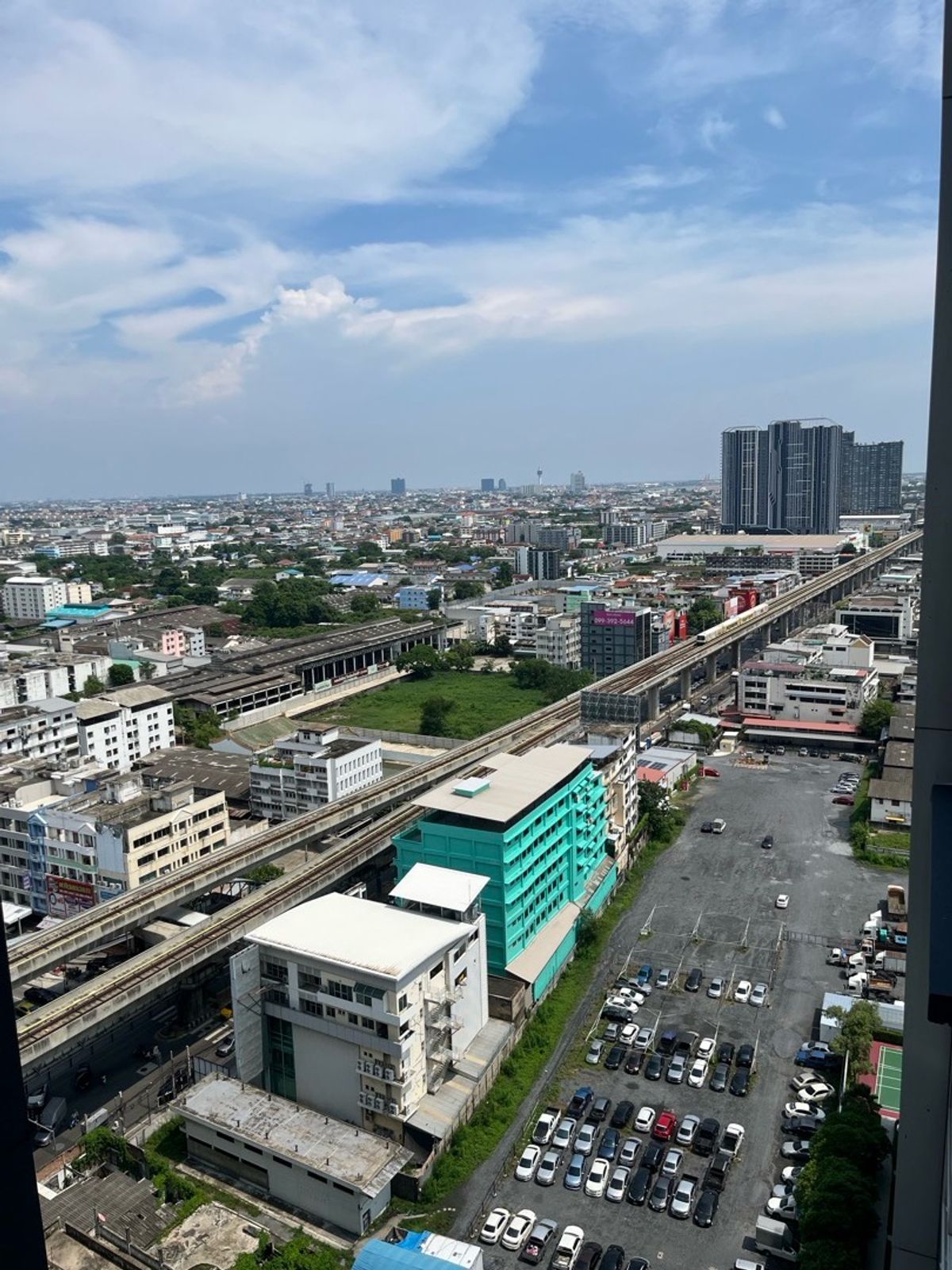 for rent the metropolis samrong interchange / contact 0909536441 pu for rent the metropolis samrong interchange / contact 0909536441 pu