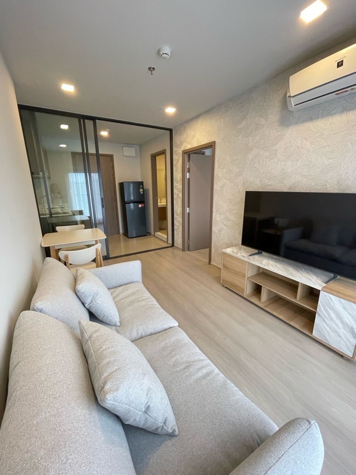 🔥For urgent rent🔥Life Phahonyothin-Lat Phrao, complete with furniture and appliances, next to the Lat Phrao Intersection BTS, ready to move in