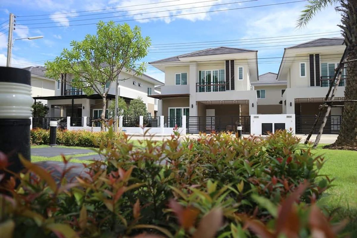  ให้เช่าบ้านเดี่ยว 2 ชั้น สไตล์โมเดิร์น ในเชียงใหม่ – เงียบสงบ มีรั้วรอบขอบชิด – รูปที่ 2