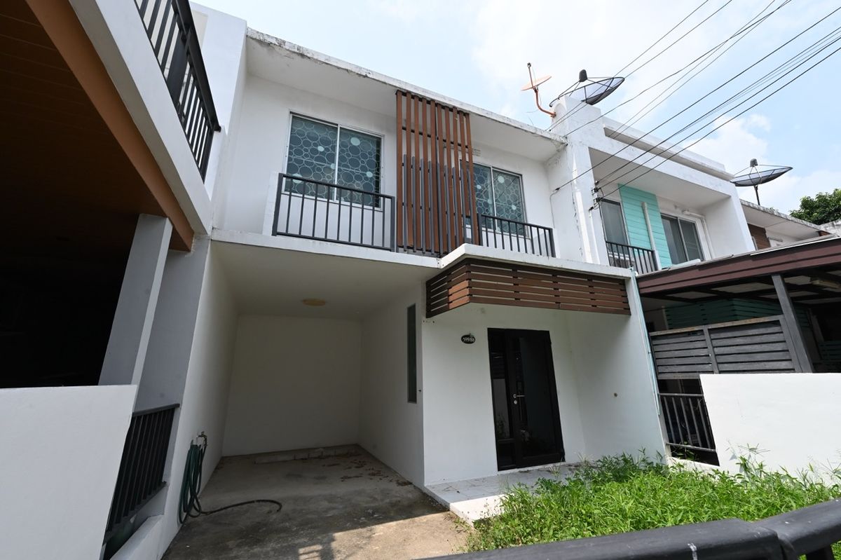 ✨Hot Deal! For Sale Cozy Townhome Areeya The Color 1, Next to Garden✨