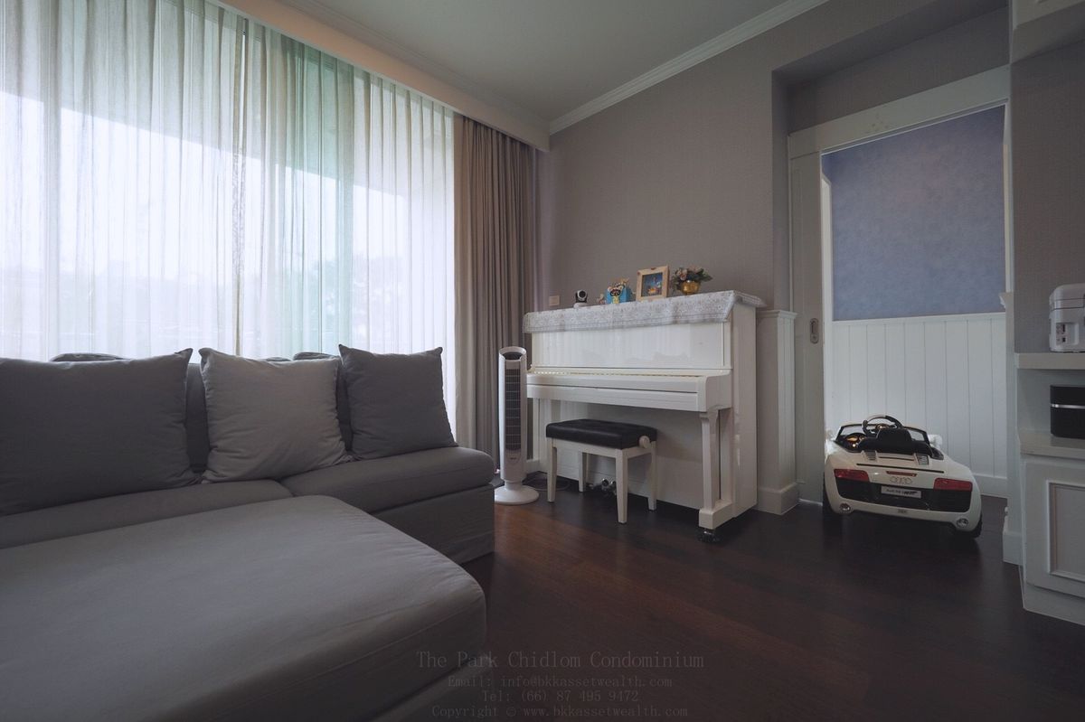 [L250519001] For Sale: Park Chidlom,  2+1 Bedroom, Size 156 sq.m. Don't Miss Out on This Special Price!!!