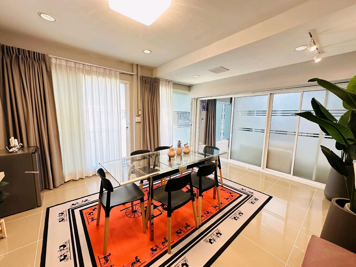🔥🔥🔥 Near Central East Ville Crystal Park CDC, suitable for living. 🔥🔥🔥 Near Central East Ville Crystal Park CDC, suitable for living.