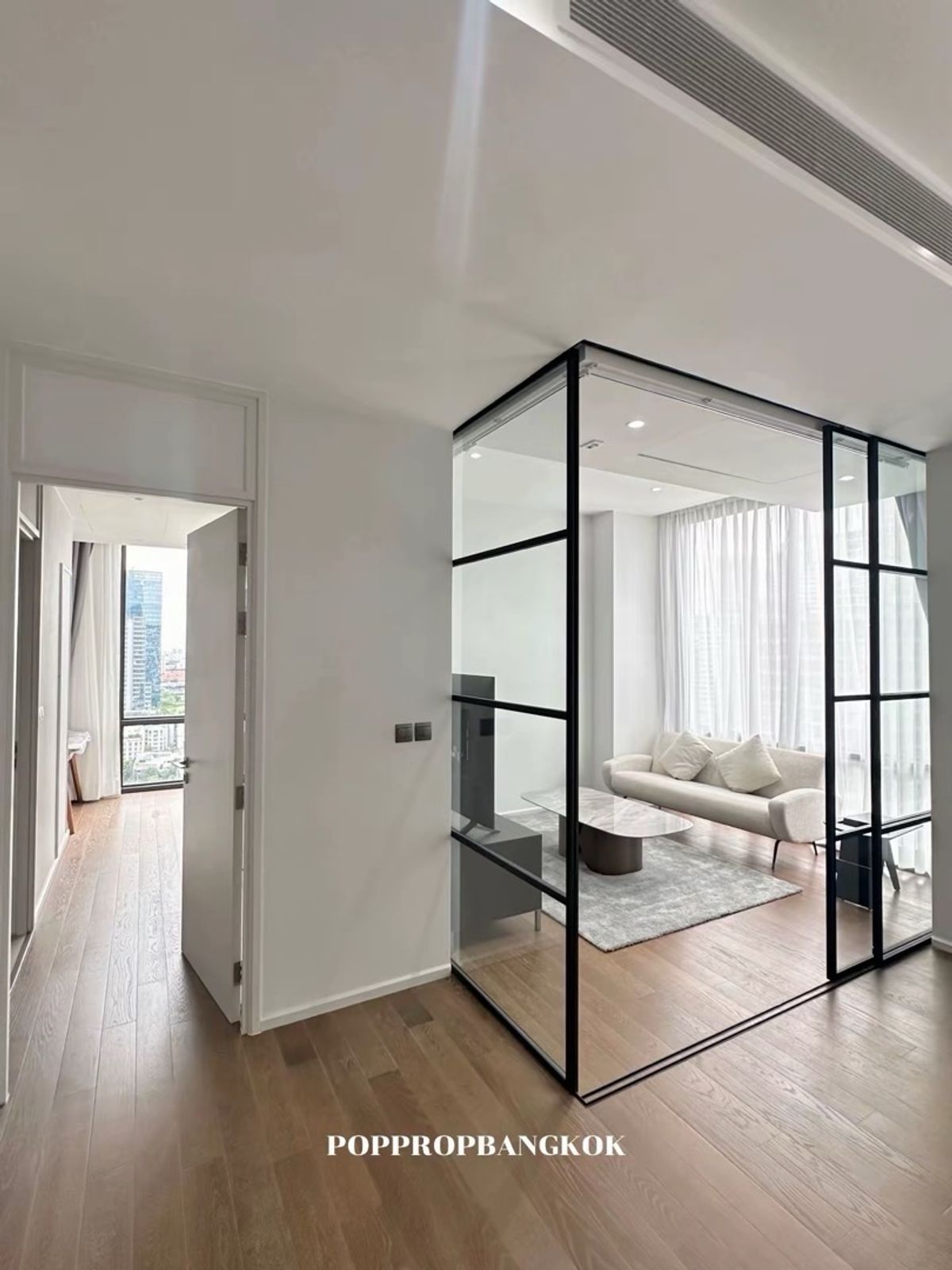 For rent Pet friendly condo Muniq Langsuan 