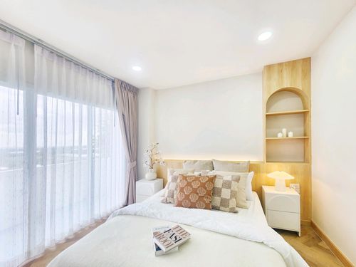 Condo 2 bedrooms, 1 water, development zone Near the train, only 150 meters, near the Srinakarin area, price 2, xx baht