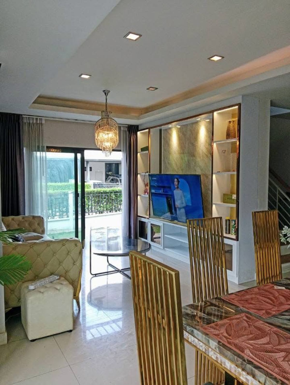 ♦ Luxury class ♦ บ้านเดี่ยว 2 ชั้น | ขนาดที่ดิน 59.00 ตร.ว. พื้นที่ใช้สอย 190.00 ตร.ม. | 4 ห้องนอน 3 ห้องน้ำ 3 ที่จอดรถ | ใกล้ ทางด่วนรามอินทรา-อาจณรงค์ – รูปที่ 2