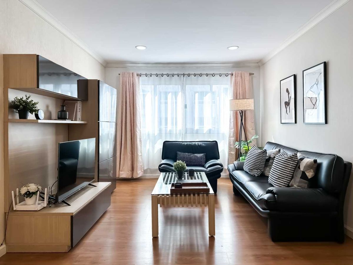 Condo for Sale with Tenant Lumpini Suite Sukhumvit 41, 70 sq.m., Near BTS Phrom Phong Condo for Sale with Tenant Lumpini Suite Sukhumvit 41, 70 sq.m., Near BTS Phrom Phong