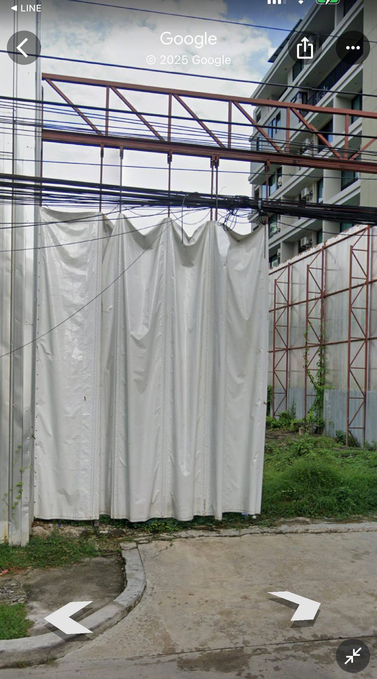Land Sukhumvit 61: 1-1-53.2 Rai (553.2sqwah) 400,000,000 Am: 0656199198