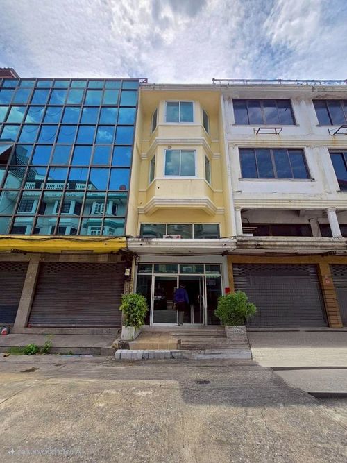 B6887 Commercial building for sale Soi Vibhavadi Rangsit 76 in the Bundit Home community. #Vibhavadi Rangsit Commercial Building #Don Mueang commercial building
