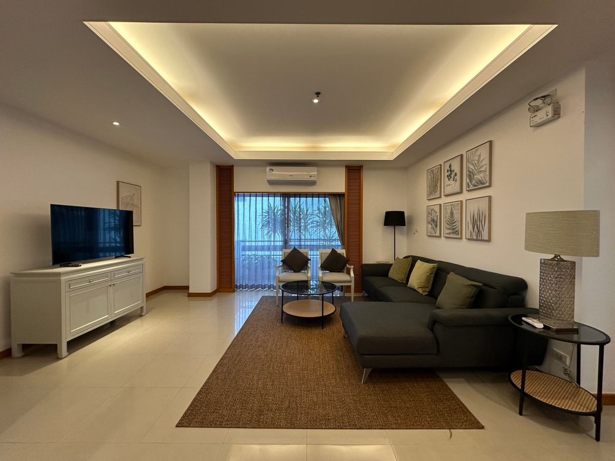 ✨ Spacious 3-Bedroom Condo with Beautiful Views and Full Amenities, Close to BTS/MRT, Convenient Transportation, Ready to Move In Immediately