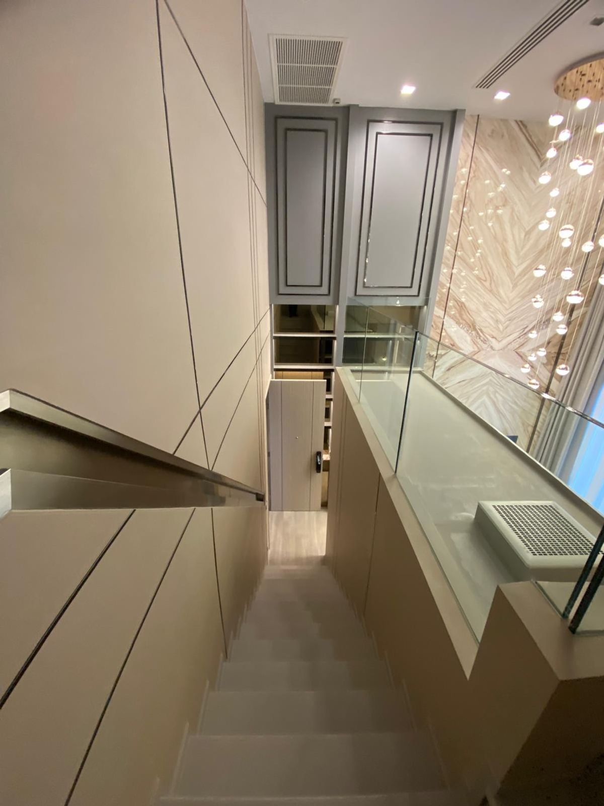 ตึกสูงสุดในราชเทวี The Address สยาม-ราชเทวี (2 ห้องนอน Duplex) ตึกสูงสุดในราชเทวี The Address สยาม-ราชเทวี (2 ห้องนอน Duplex)