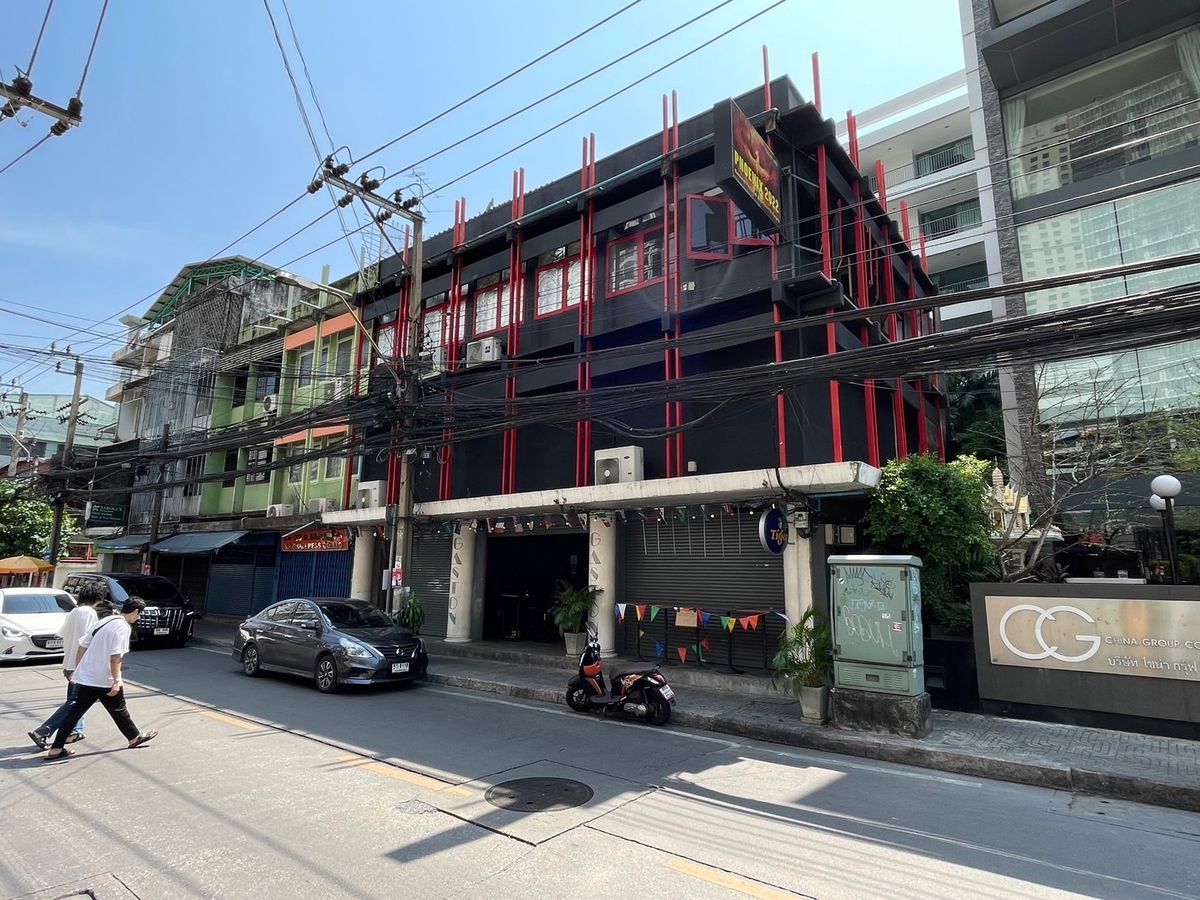 Shophouse Sukhumvit 22: opposite Park 24 condominium 49sqwah 792sqm. 75,000,000 Am: 0656199198 Shophouse Sukhumvit 22: opposite Park 24 condominium 49sqwah 792sqm. 75,000,000 Am: 0656199198