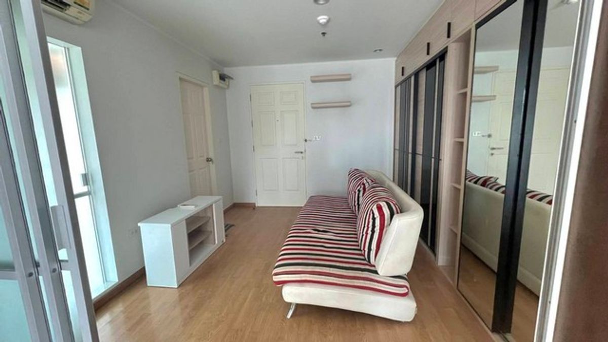 Condo for sale U Delight Huai Khwang Station. Urgent sale in the project near MRT Huai Khwang.