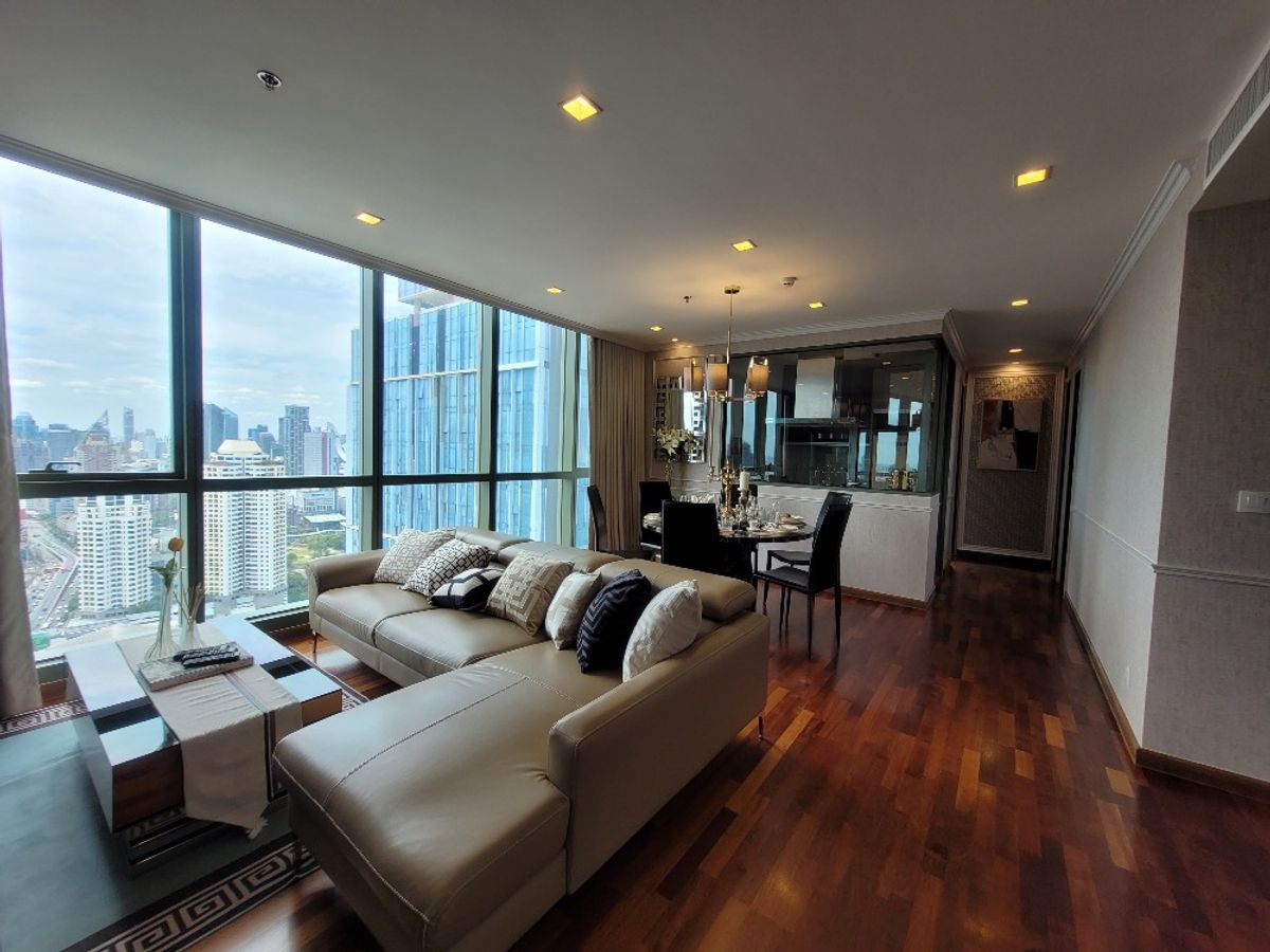 93SQM High Rise Modern 3 Bedrooms for Rent at Wish Signature Siam Midtown