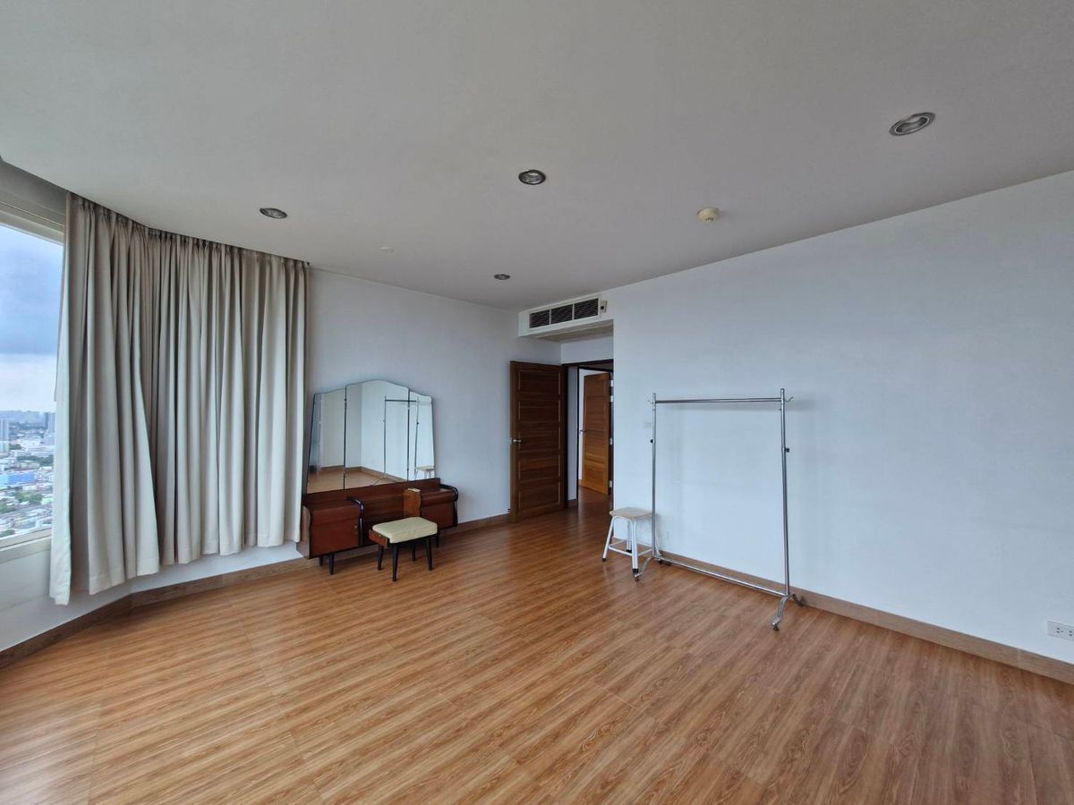 283sqm Beautiful Riverside 4 bedrooms condo for sale at Watermark – รูปที่ 4