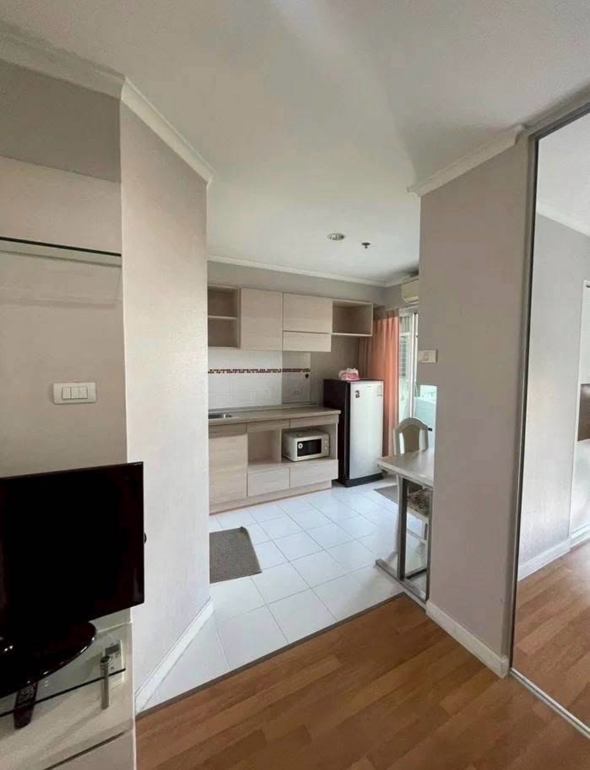 Lumphini Place Condo for sale, Ratchayothin, size 30.5 sq.w., 1 bedroom, 1 water, price 3,100,000 baht, including transfer, call 093-028-1245id Line: Properagency