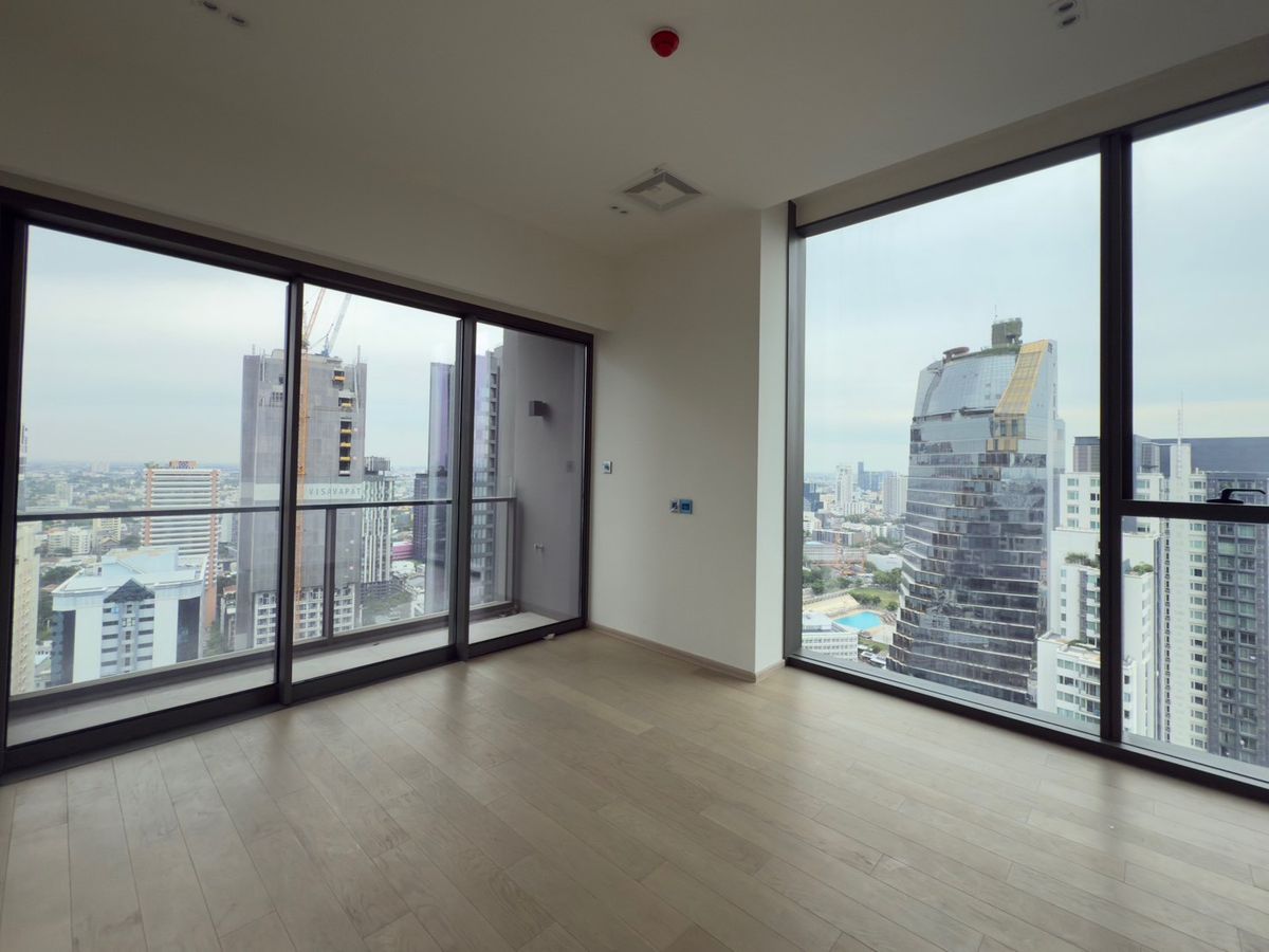 ❖ Rare Unit Penthouse ❖ Floor 25+ 185.00 sq.m. | 3 bedrooms, 3 bathrooms | Condo near BTS Thonglor 190 m, Major Cineplex Sukhumvit 550 m  