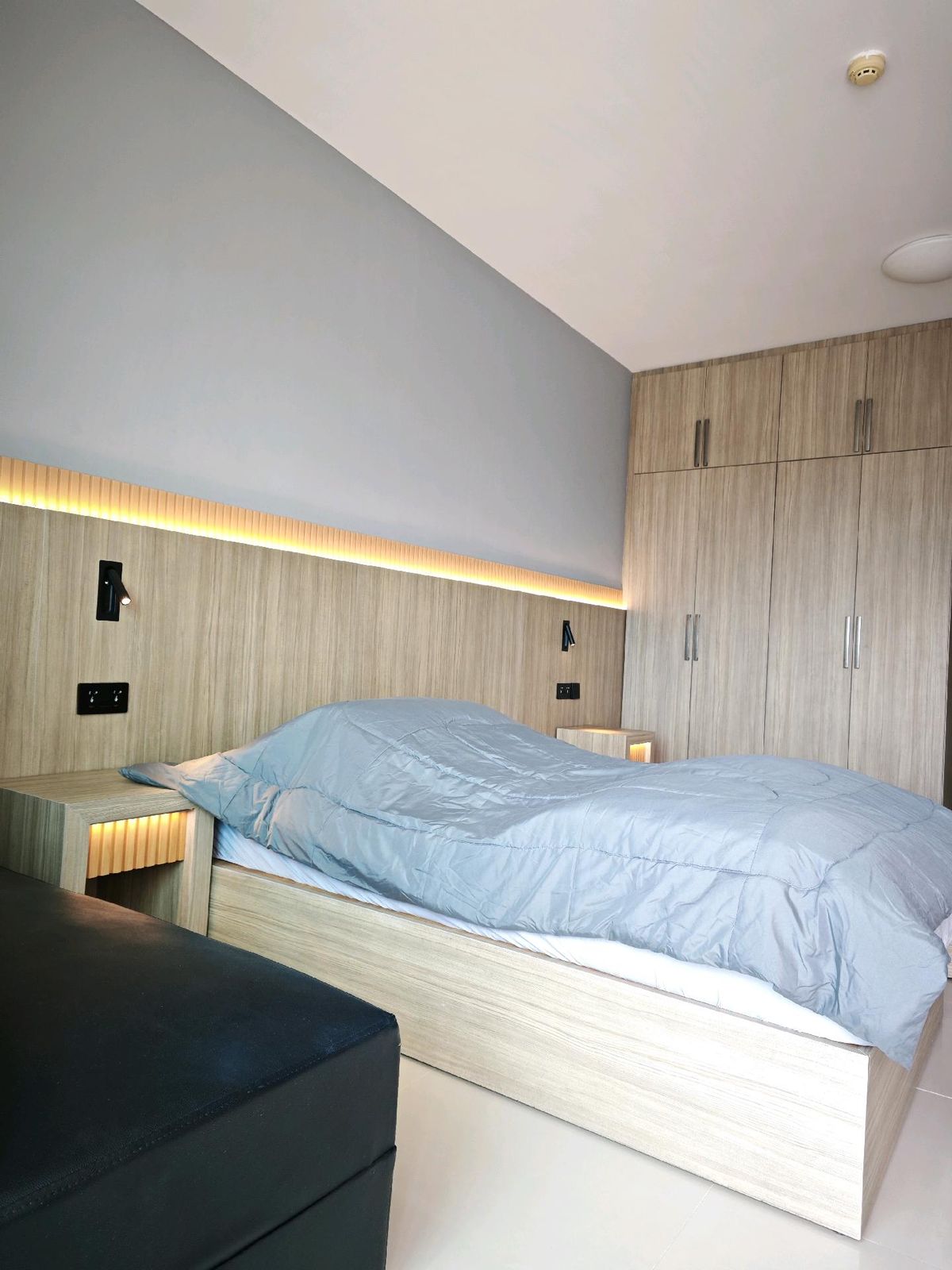 Condo for Rent:  Available for Short-term rental, minimum 1 month and long-term rentals.Supalai River Resort Charoennakhon;  Beautiful Studio Room with Chao Phraya River View 32th Floor (High Floor) 38 sq.m. Location: Charoennakhon Road 
Redecor – รูปที่ 3