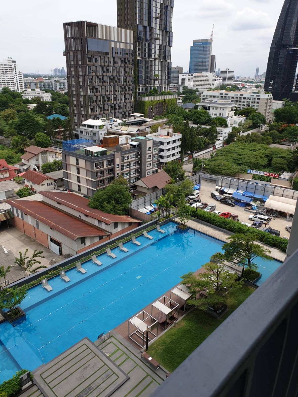Quick sale 185k/sq.m. 2 Bedroom, not high -class swimming pool view, Siri@ Sukhumvit, near BTS Thonglor Quick sale 185k/sq.m. 2 Bedroom, not high -class swimming pool view, Siri@ Sukhumvit, near BTS Thonglor