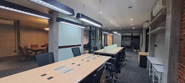 	ให้เช่า Home office ขนาดใหญ่ 200 วา 800 ตารางเมตรทำเลดีสุดปังย่านลาดพร้าว 71 จอดรถได้ประมาณ 15-18 คัน ตกแต่งสวย ตอบโจทย์ทุกธุรกิจ ถนนลาดพร้าว71