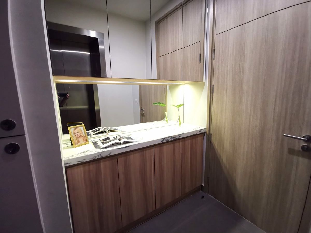 ♤ Luxury class ♤ ชั้น 05+ พื้นที่ใช้สอย 77.00 ตร.ม. | 2 ห้องนอน 2 ห้องน้ำ | คอนโดมีSkywalk เชื่อมเข้า BTS เพลินจิตและเซ็นทรัล เอ็มแบสซี่ – รูปที่ 2