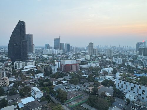 The Crest Sukhumvit 34 / ห้องสวยวิวโล่ง ใกล้ BTS ทองหล่อ / 2 นอน 101 ตร.ม. โทร 0937890899