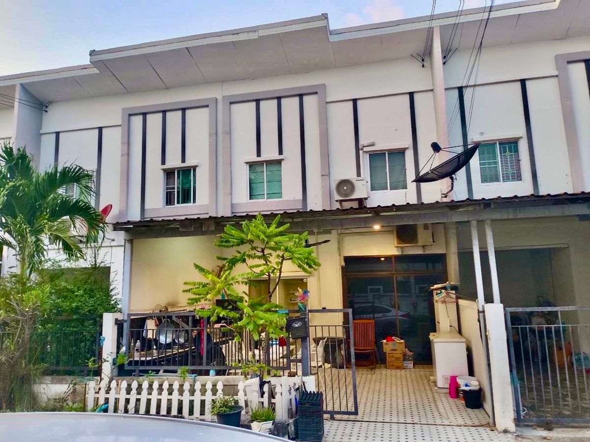 Sell ​​Town Home Lyonov Wongwaen-Pinklao (Buddha amulet), beautiful house with built-in