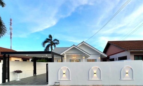 📢👇บ้านพร้อมสระว่ายน้ำ ใกล้ หาดจอมเทียน พัทยา และ สถานที่ท่องเที่ยวหลายแห่ง