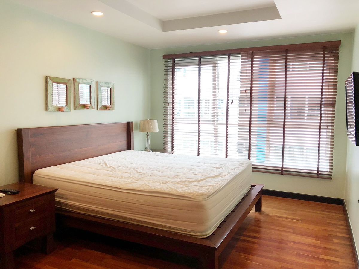 For Sale: Condo at Avenue 61 (S15-7969)