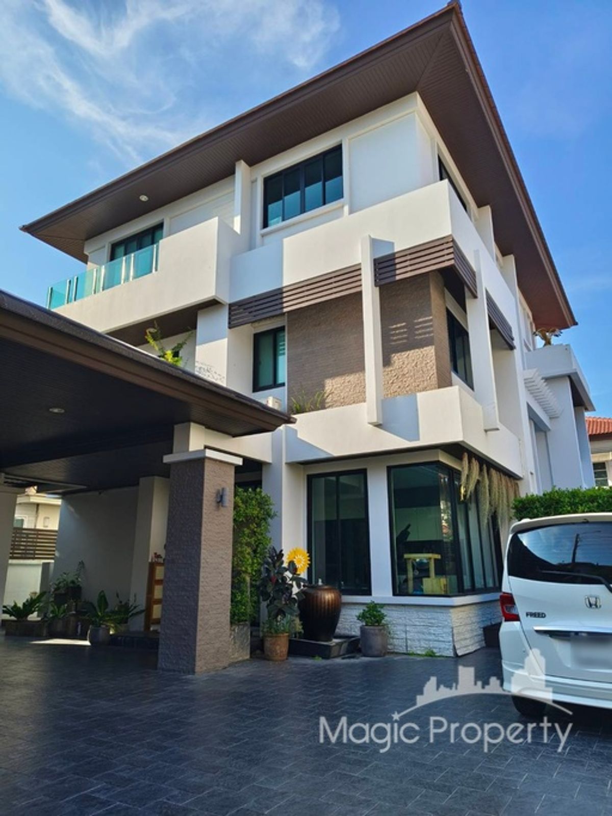 ขาย บ้านเดี่ยว 3 ชั้น 4 ห้องนอน พร้อมสระว่ายน้ำส่วนตัว ในโครงการ แกรนด์ คาแนล ประชาชื่น ตำบลบางตลาด อำเภอปากเกร็ด จังหวัดนนทบุรี – รูปที่ 2