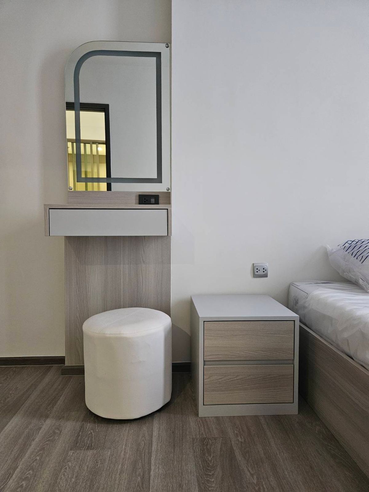 For Rent Rhythm Charoenkrung Pavilion 1 bed plus 43.5Sq.m.,32,000 Call/Line : 0954597992 For Rent Rhythm Charoenkrung Pavilion 1 bed plus 43.5Sq.m.,32,000 Call/Line : 0954597992