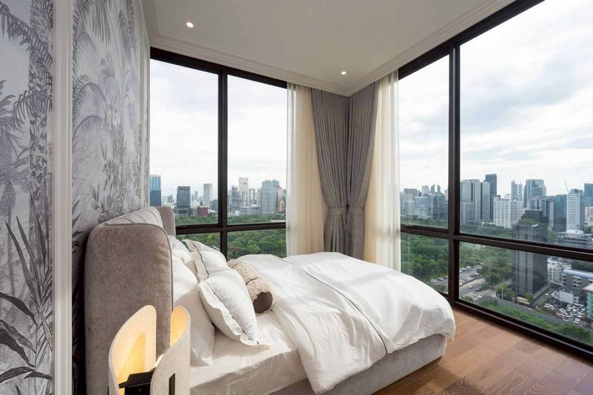  ❖ Modern Luxury style ❖ ชั้น 20+ 3 ห้องนอน 3 ห้องน้ำ | 123.29 ตร.ม. | วิวเมือง | ใกล้ BTS เพลินจิต 3 นาที , MRT ลุมพินี 4 นาที
